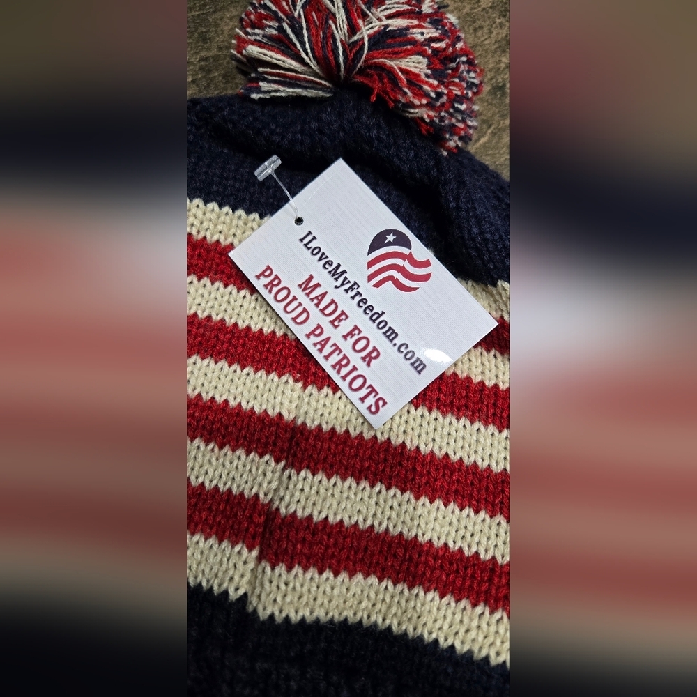 Trump Pom Pom Beanie - Picture 5 of 6